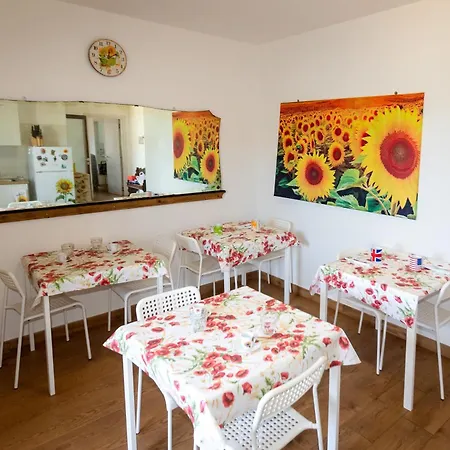 La Casa Dei Girasoli Rum i privatbostad Maracalagonis